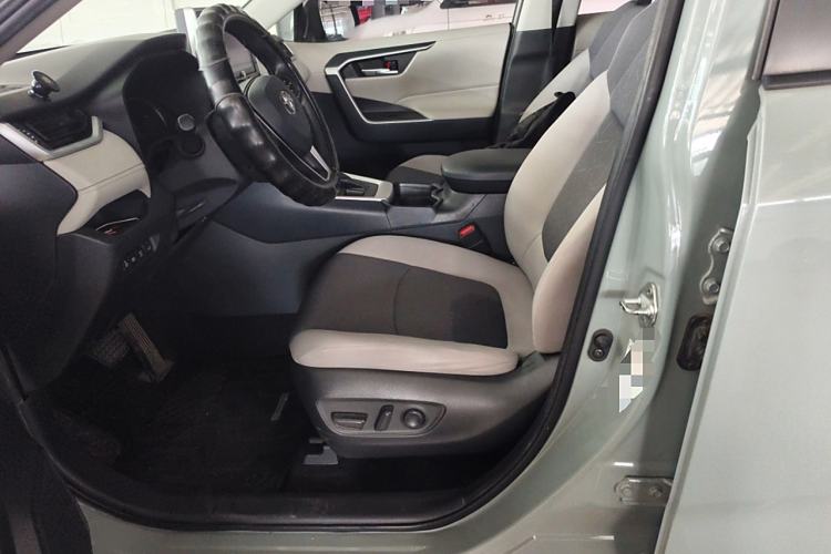 Used Toyota RAV4 2020 2.0L CVT 4x4 Trend Edition
