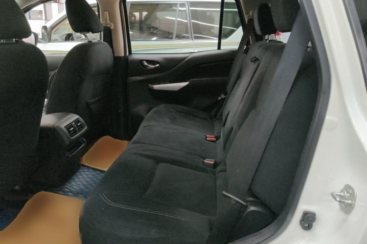 Used Nissan Terra 2020 2.5L XE Manual Two-Wheel-Drive Elite Edition Left Rear Seat