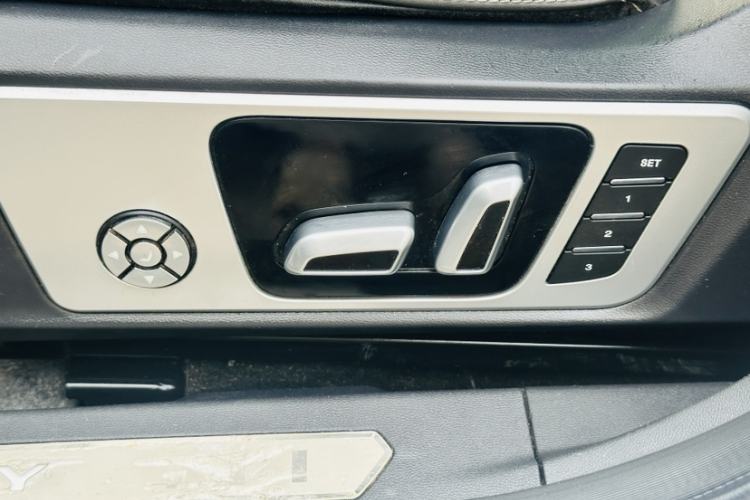 Used Wey VV6 2018 2.0T Four-Wheel Drive Flagship Version China V Standard
