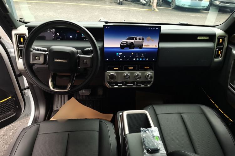 Used iCAR V23 2026 Model 550 Two-Wheel Drive Super Sports Edition Center Console