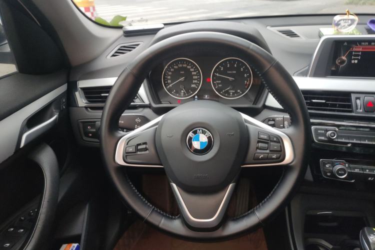 Used BMW X1 2016 sDrive18Li Fashion Model Steering Wheel