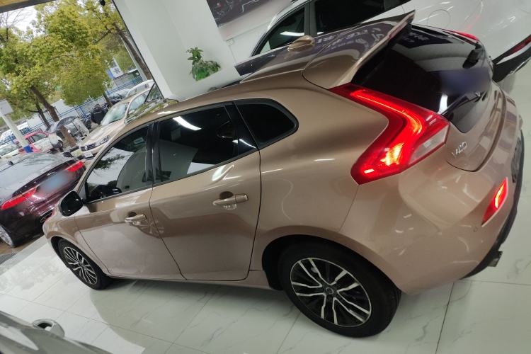 Used Volvo V40 2017 T3 Zhiyi Edition