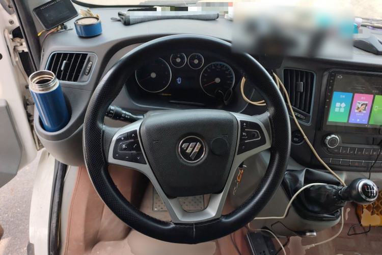 Used Foton Toano 2024 Joy Elephant Van Cummins 2.8T Manual Transmission Long Wheelbase Ultra-High Roof Rear Dual Tires 3-Seater
