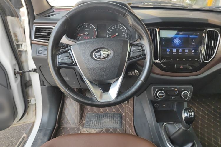 Used FAW Senya R7 2017 1.6L Manual Luxury Model
