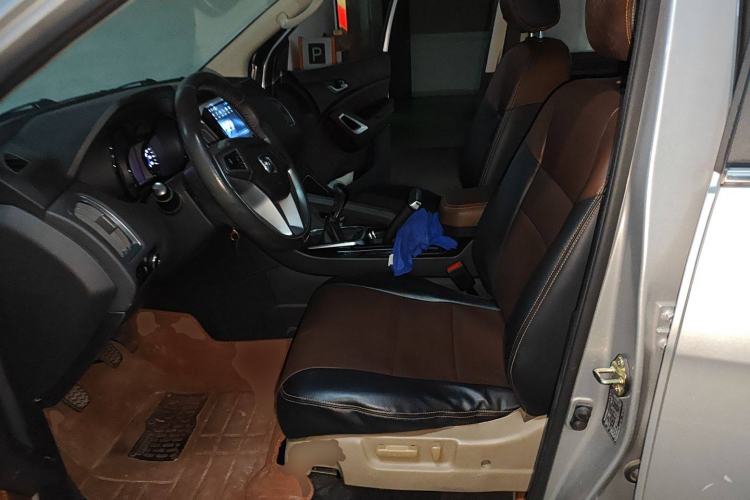 Used JMC Yusheng S350 2016 2.4T Manual 4x4 Diesel Luxury Edition 5-Seater