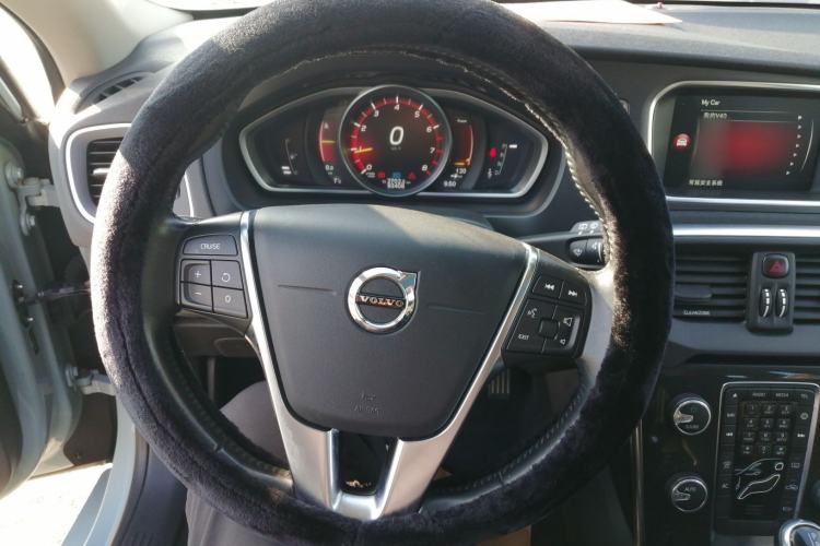 Used Volvo V40 2017 T3 Zhiyi Edition