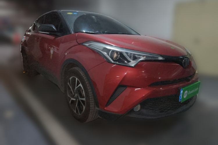 Used Toyota C-HR 2018 2.0L Leading Edition China V-standard Front Right 45 Deg