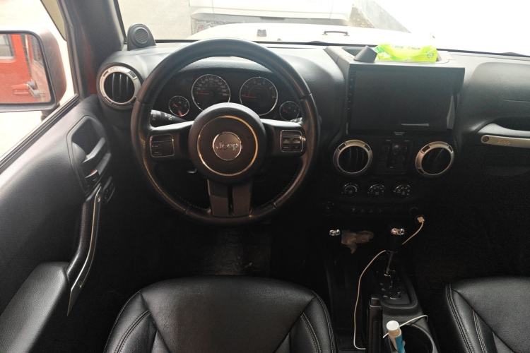 Used Jeep Wrangler 2014 2.8TD Sahara Four-Door Edition Steering Wheel