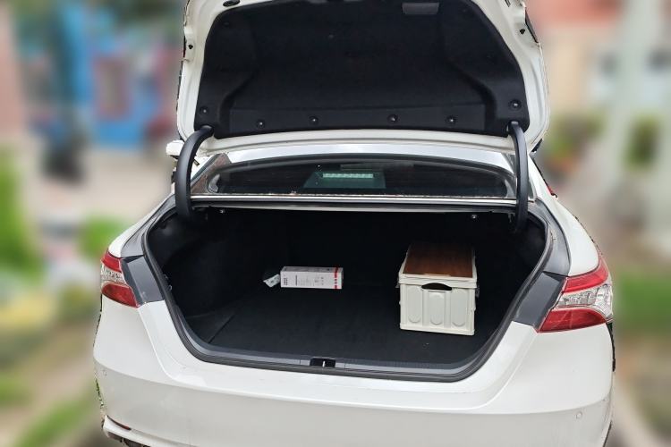 Used Toyota Camry 2021 2.0S FENGSHANG Edition
