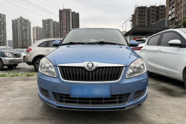 Used Skoda Fabia 2014 1.4L Automatic Crystal Edition Exterior 7