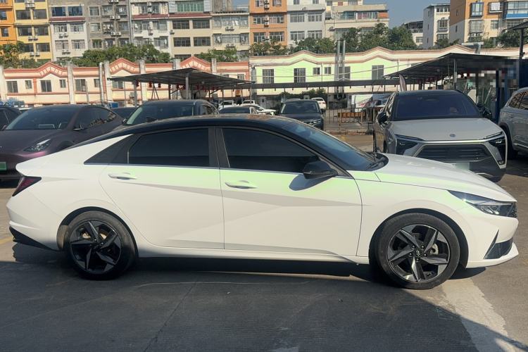 Used Hyundai Elantra 2022 1.5L CVT LUX Prestige Edition
