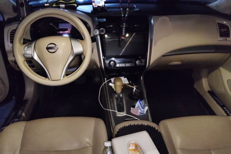 Used Nissan Teana 2016 2.0L XE Fashion Edition Center Console