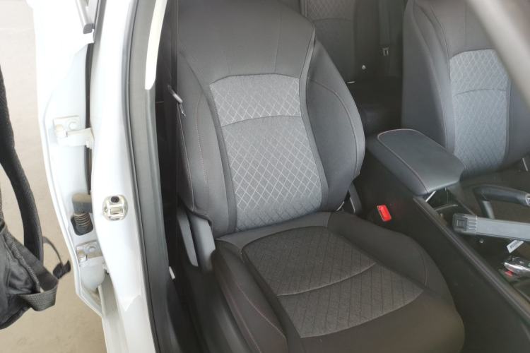 Used Roewe i5 2023 1.5L Manual Comfort Edition
