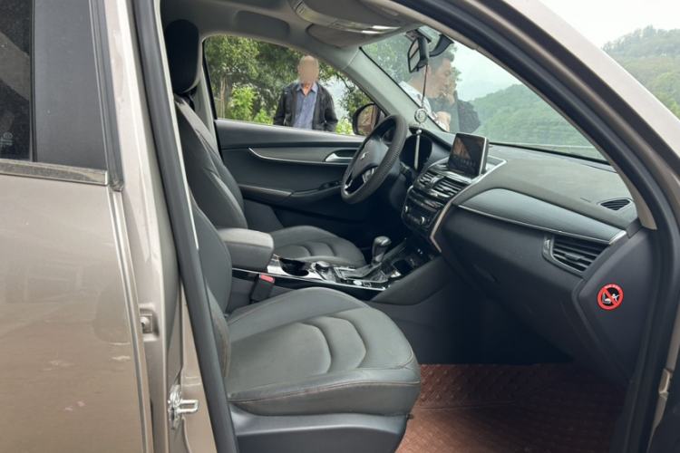 Used BORGWARD BX5 2020 20TGDI Automatic Two-Wheel Drive Pioneer Edition Interior 8