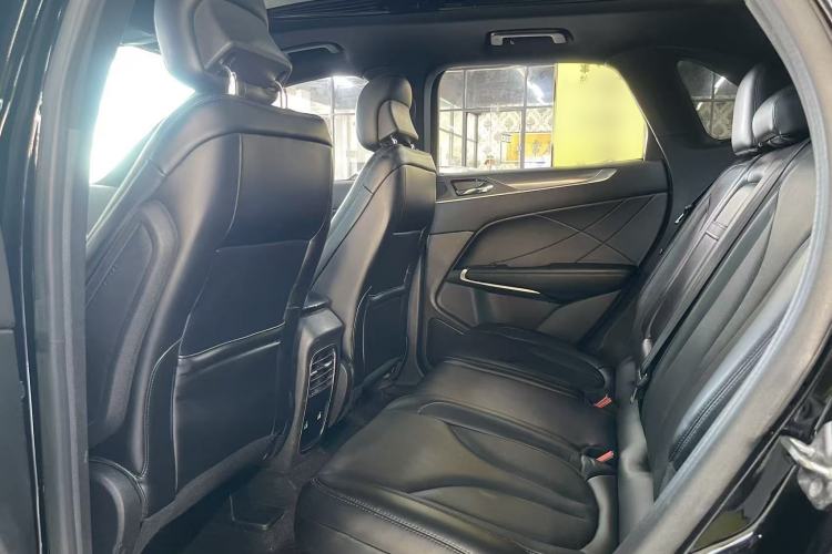 Used Lincoln MKC 2019 2.0T Two-Wheel Drive Luxury Edition China VI Standard Interior 3