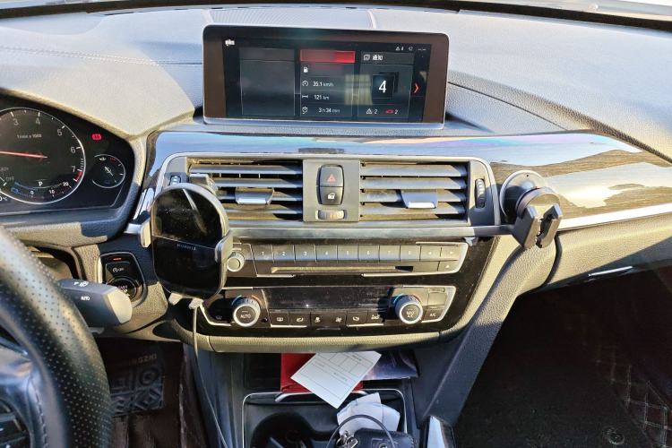 Used BMW 3 Series 2018 320Li Leading Luxury Package Audio And AC Panel