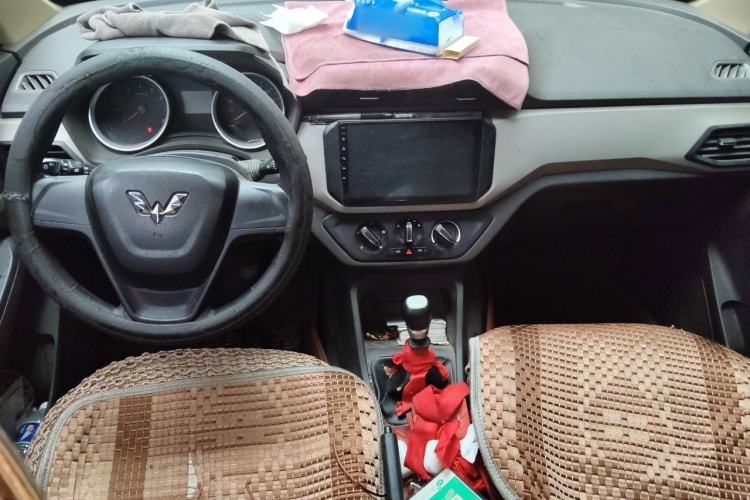 Used Wuling Hongguang 2019 1.5L S Standard Version China VI LAR

