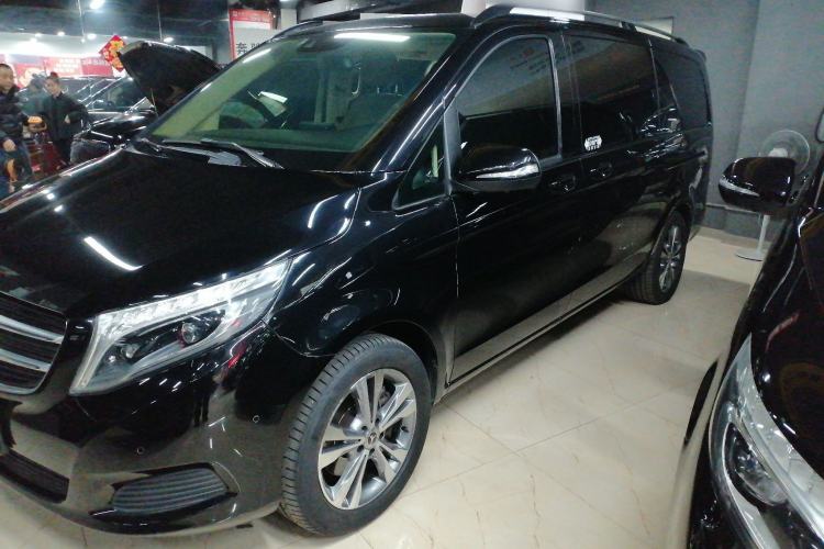 Used Mercedes-Benz V-Class 2017 V 260 Avantgarde Edition
