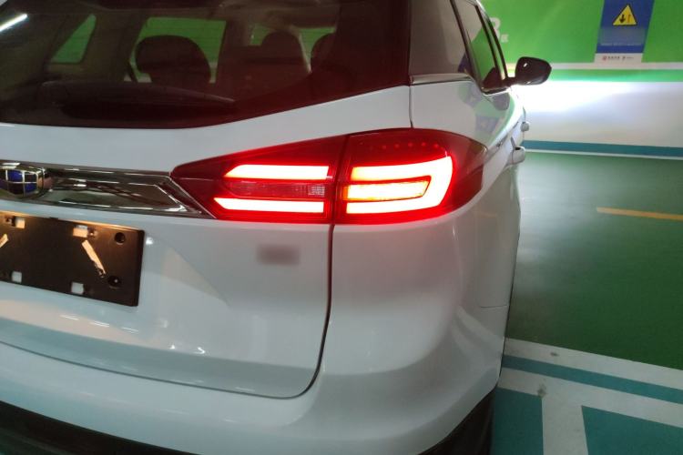 Used Geely Auto Emgrand X7 Sport 2018 2.0L Manual Two-Wheel Drive Zhiya Version Exterior 3