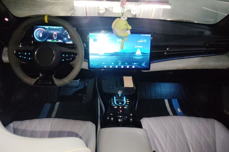 Used BYD Seal 2022 700 km Long-Range Rear-Wheel-Drive Version Center Console