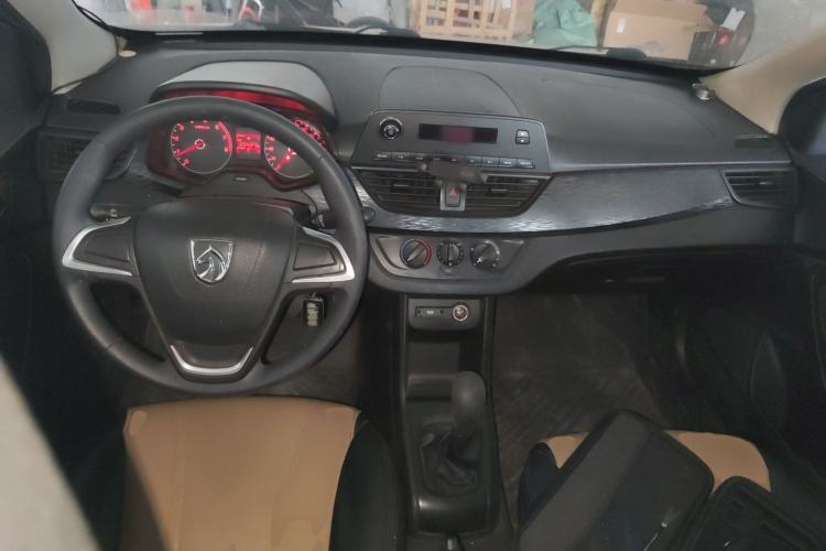 Used Baojun 310 2016 1.2L manual Comfort trim level