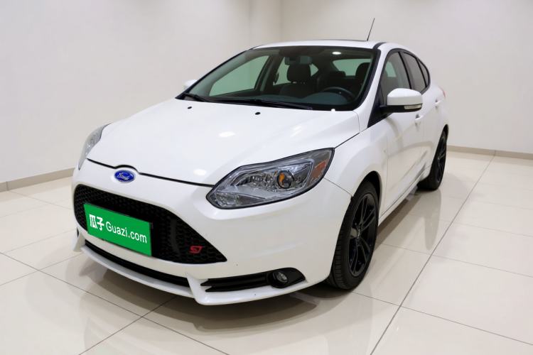 Used Ford Focus 2012 Sedan 1.6L Manual Fashion Edition Front Left 45 Deg