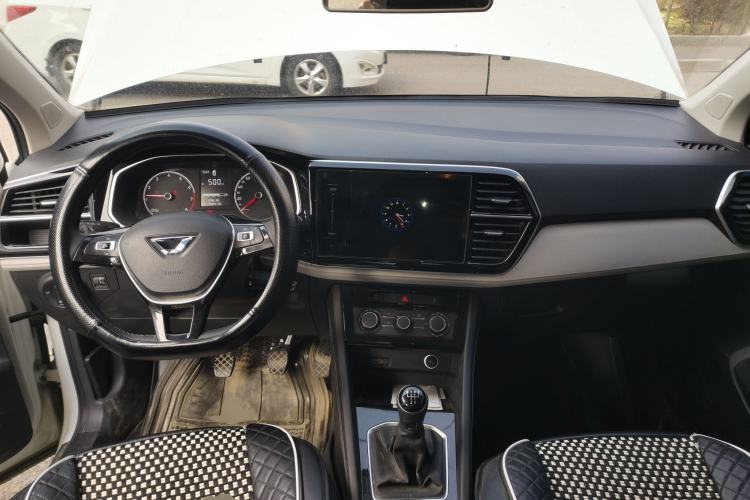 Used Jetta VS5 2023 280TSI Manual Entry-Level Model Center Console