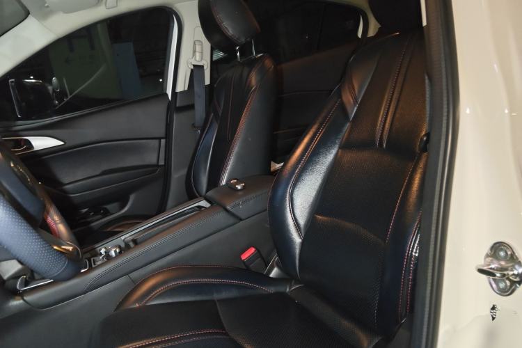 Used Mazda 3 Axela 2017 Sedan 1.5L Automatic Luxury Model Emission Standard China V
