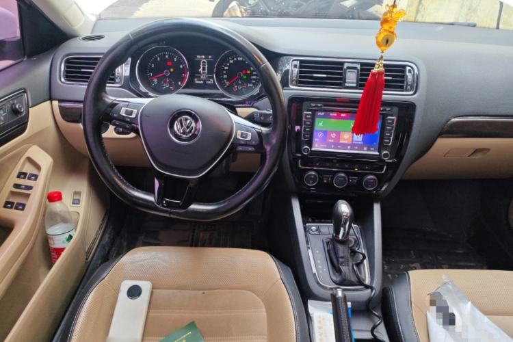 Used Volkswagen Sagitar 2015 230TSI Automatic Luxury Model