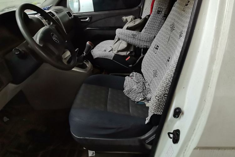 Used Foton Scenic G5 2019 2.0L Restyled New Express 6-Seater Multi-Purpose Passenger Vehicle 1TZ Left Front Seat