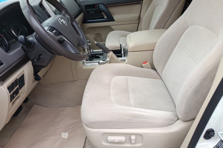 Used Toyota Land Cruiser 
