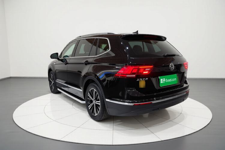 Used Volkswagen Tiguan L 2020 330TSI Automatic Two-Wheel Drive Panoramic Comfort Edition China VI Standard
