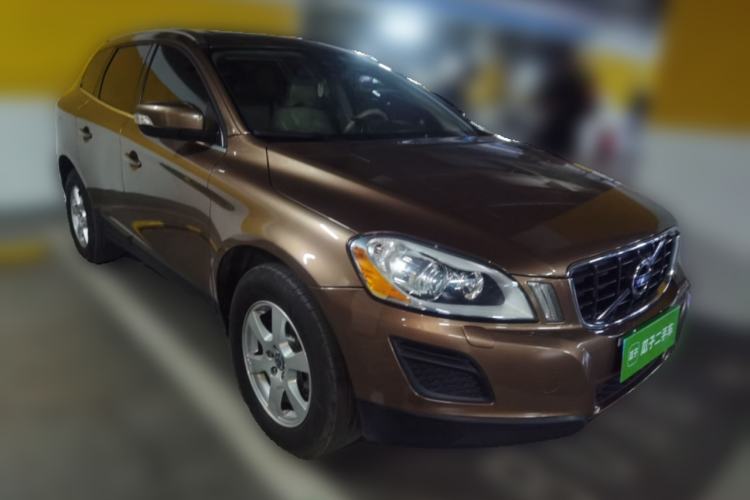 Used Volvo XC60 2011 T6 AWD Zhiya Edition Front Right 45 Deg