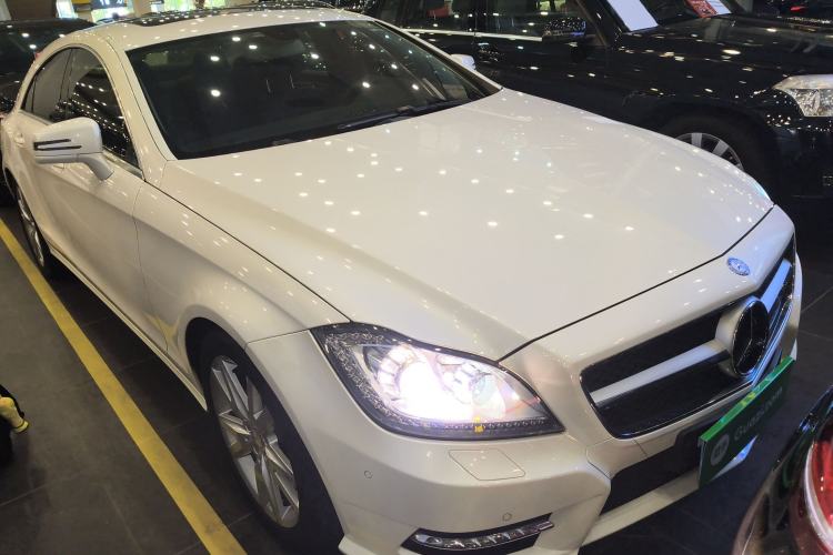 Used Mercedes-Benz CLS 2012 CLS 300 CGI Front Right 45 Deg