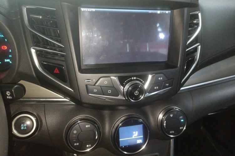 Used BYD Song 2017 Gaishi Upgrade Edition 1.5TI Manual Elite Model