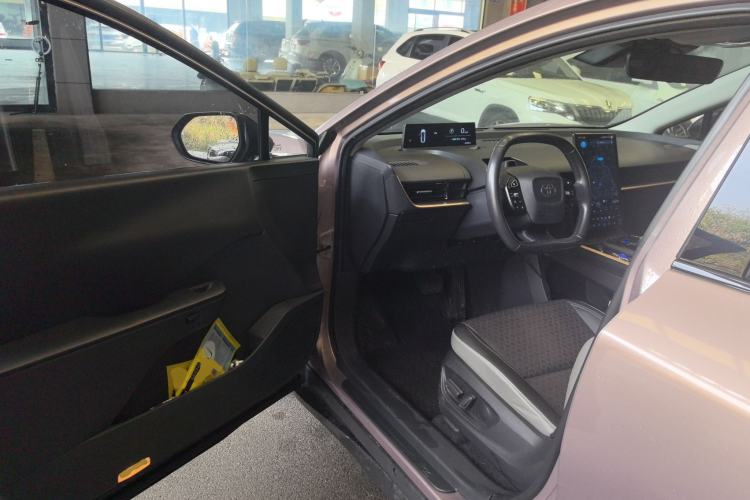 Used Toyota bZ3 2023 616 km Long-Range Premium Driver Seat