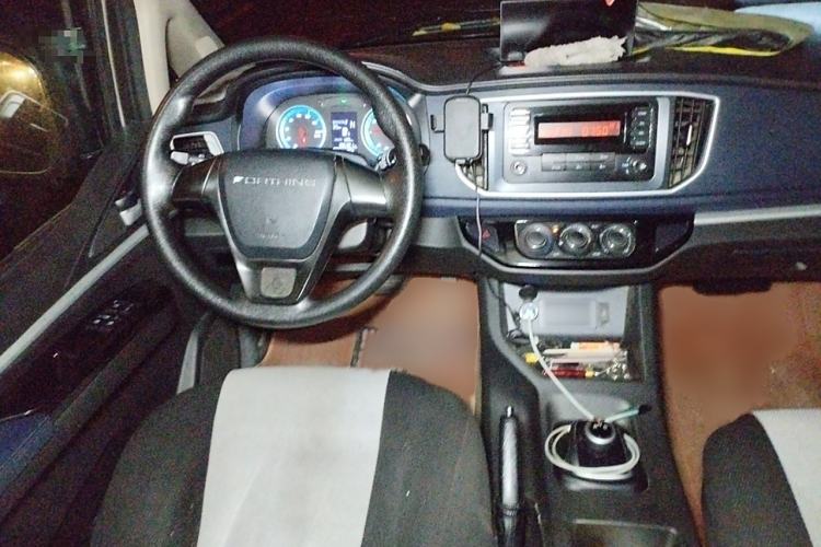 Used FORTHING Lingzhi M5 2022 Standard Version Base Model 7 Seats