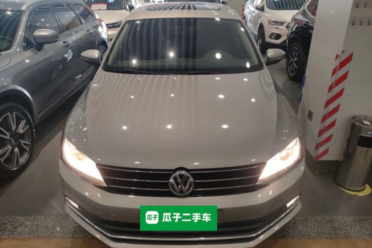 Used Volkswagen Sagitar 2015 230TSI Automatic Comfort Version Front