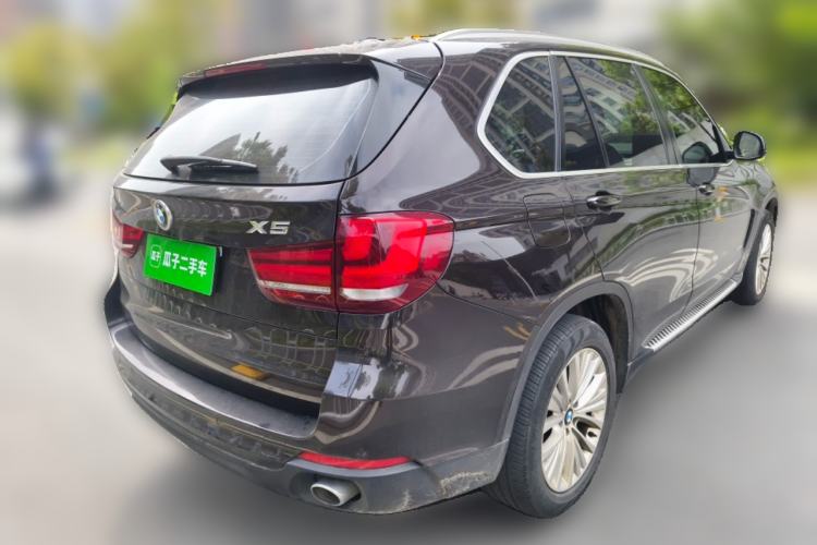 Used BMW X5 2014 xDrive35i Leading Model Rear Right 45 Deg
