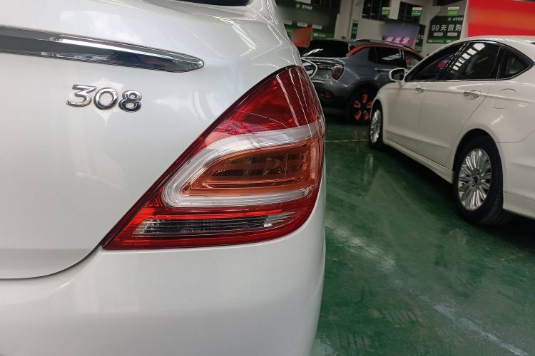 Used Peugeot 308 2014 Enjoy Edition Classic 1.6L Manual YouShang Model
