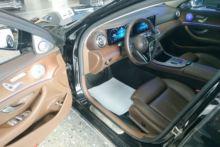 Used Mercedes-Benz E-Class New Energy 2022 Second Facelift E 350 e L Plug-in Hybrid Sedan Driver Seat