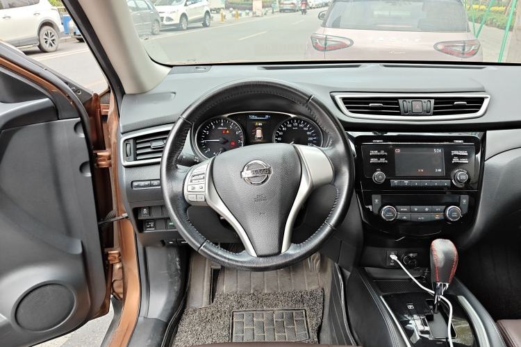 Used Nissan X-Trail 2015 2.0L CVT Comfort MAX Edition 2WD
