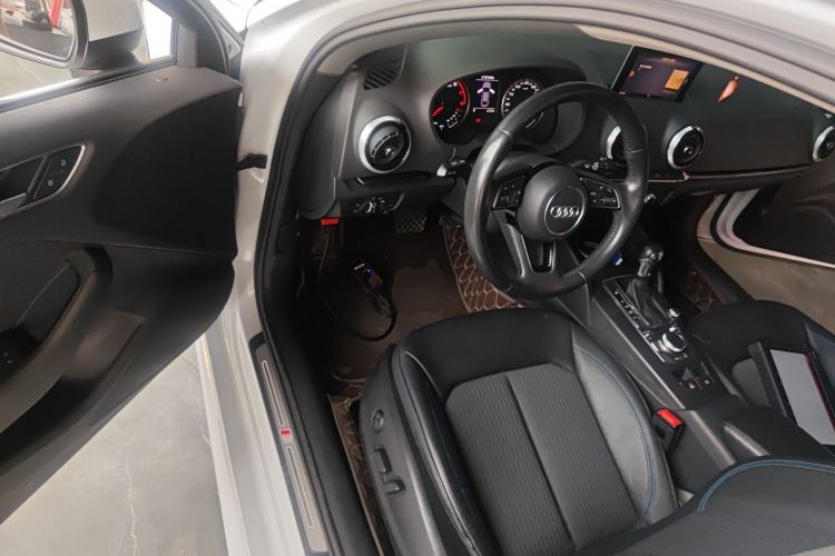 Used Audi A3 2019 Limousine 35 TFSI Fashion Edition China V standard
