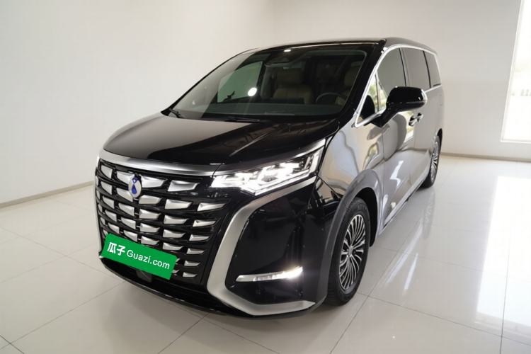 Used Denza D9 2022 DM-i 1040 Prestige Model