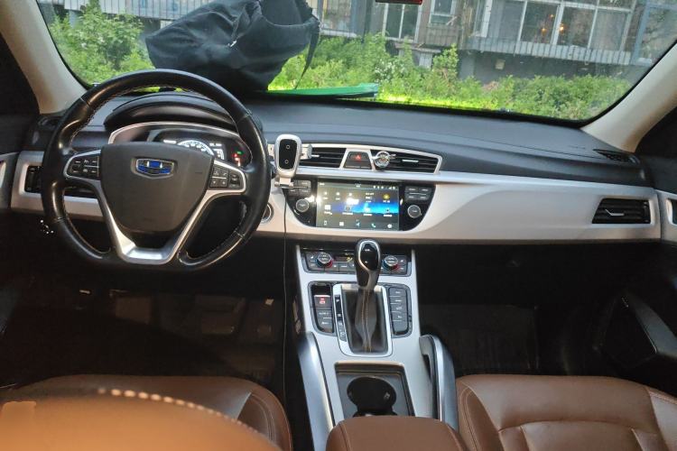 Used Geely Auto Emgrand X7 Sport 2016 1.8TD Automatic ZhiZun Version Center Console