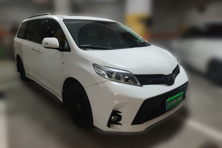 Used Toyota SIENNA 2018 3.5L Four-Wheel Drive SE Version 7 Seats U.S. Specification Front Right 45 Deg