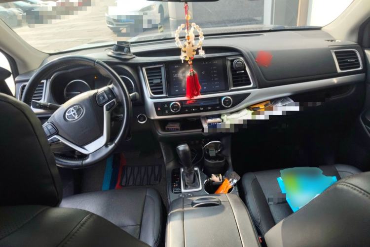 Used Toyota Highlander 2018 2.0T Two-Wheel Drive Prestige Version 7 Seats China V Emission Standard