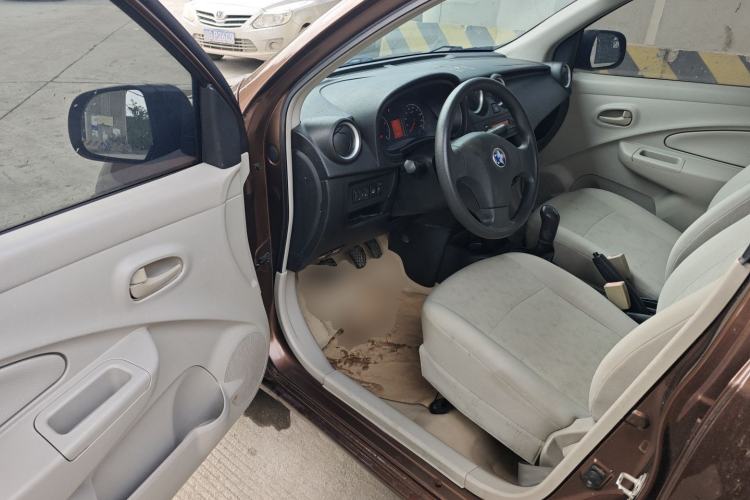 Used Venucia R30 2014 1.2L Manual Enjoyment Edition
