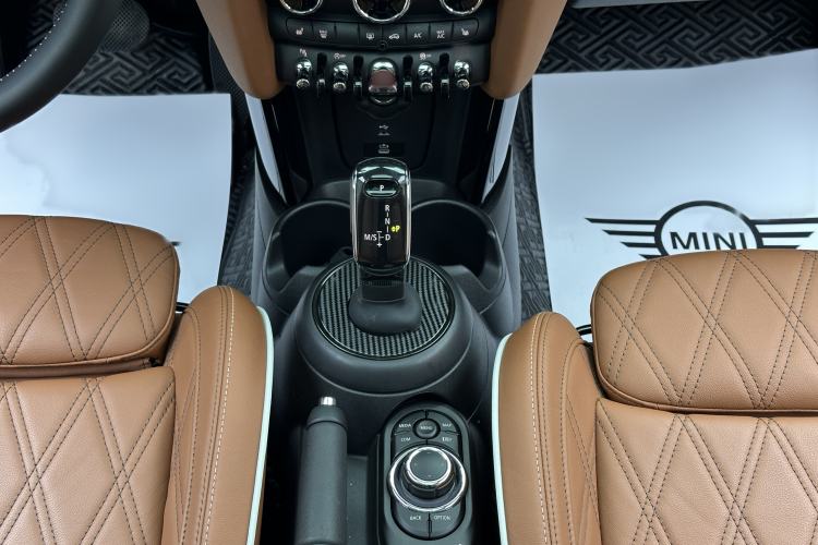 Used MINI MINI 2023 2.0T COOPER S Artist