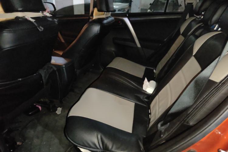 Used Toyota RAV4 2015 2.0L CVT Two-Wheel Drive Fashion Edition Left Rear Seat